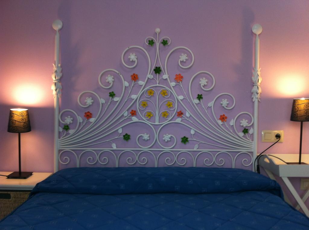 Apartamentos Sevilla Bilik gambar