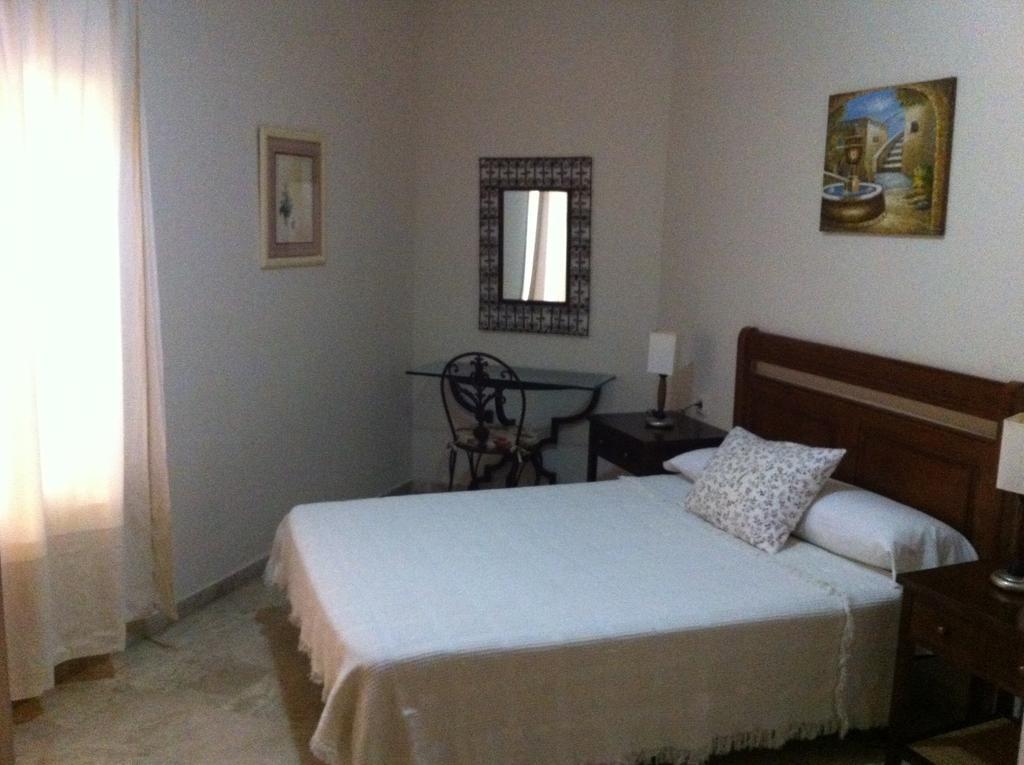 Apartamentos Sevilla Bilik gambar