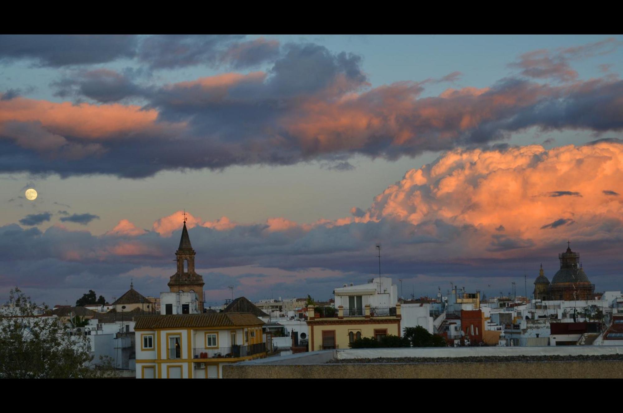 Apartamentos Sevilla Luaran gambar
